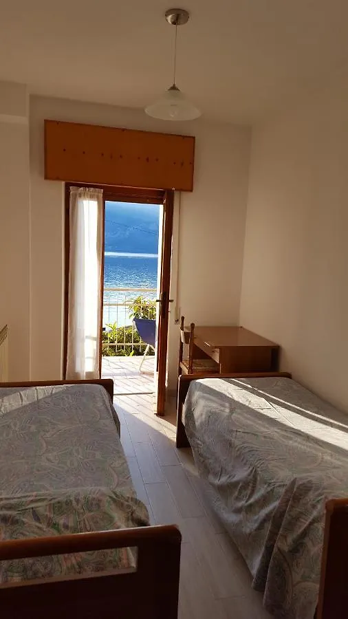Appartamento Casa Leo Brenzone sul Garda
