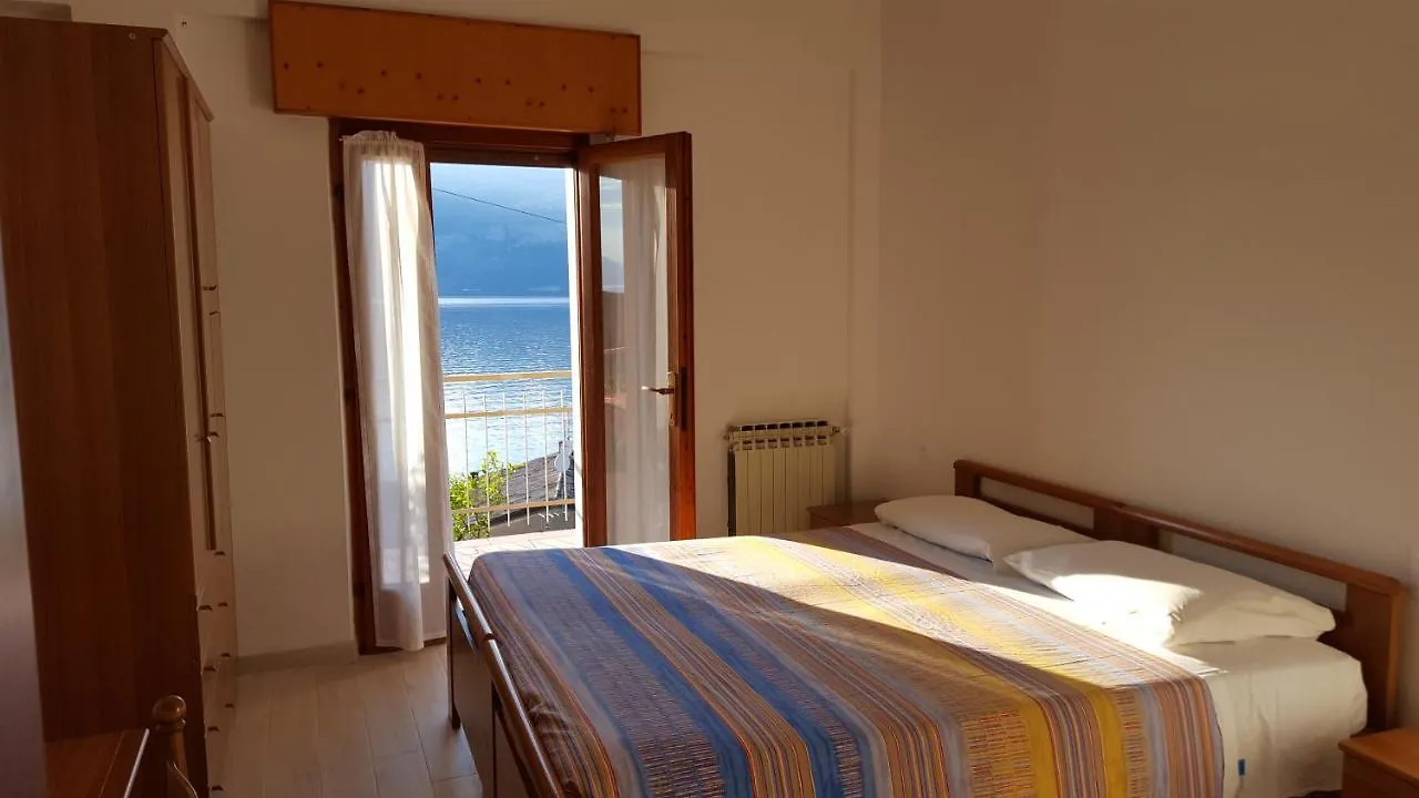 Appartamento Casa Leo Brenzone sul Garda Italia
